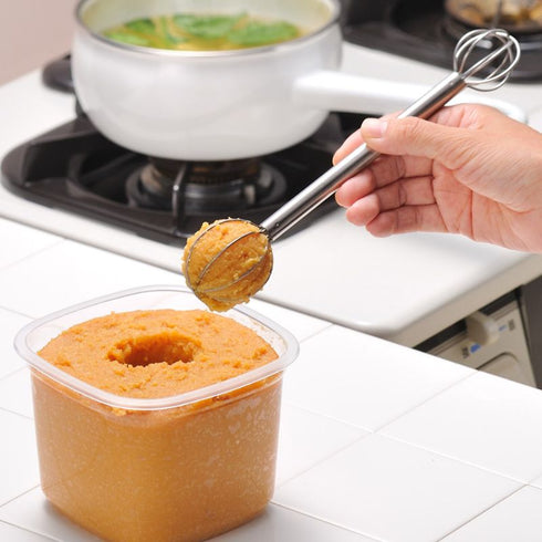 Weighing miso stirrer|AUX Oaks