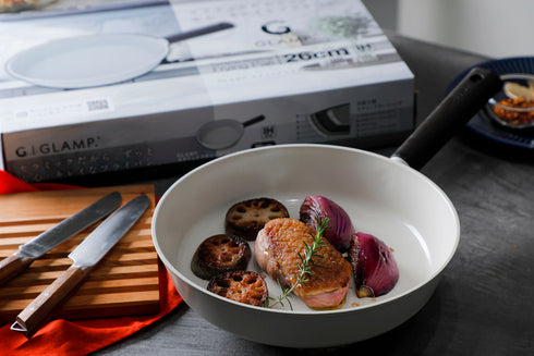 セラミックフライパン 26cm(IH&ガス火 対応) GLAMP. グランプ 鍋 フライパン グリルパン 焦げ付き防止機能 天然ミネラル セラミック コーティング PFASフリー 送料無料