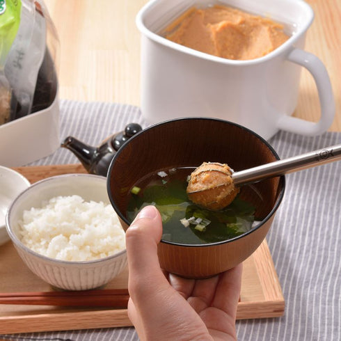 Weighing miso stirrer|AUX Oaks