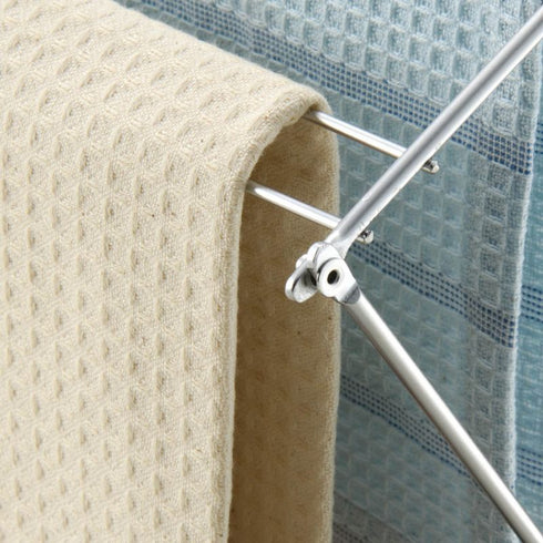 Folding hanger|AUX Oaks