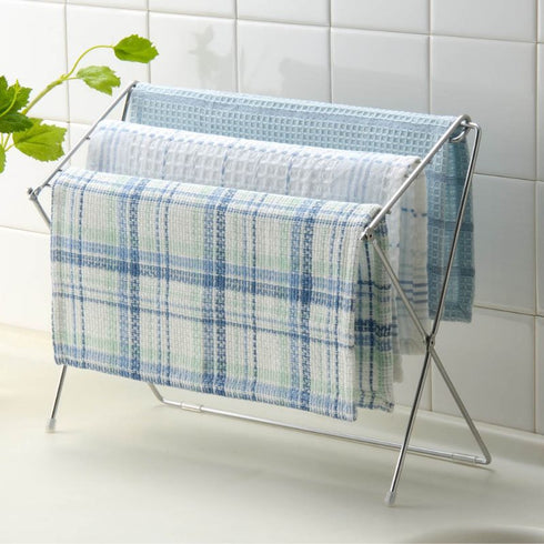 Folding hanger|AUX Oaks